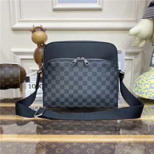 Louis Vuitton Dayton Reporter PM