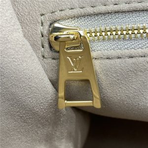 Louis Vuitton Onthego PM Beige / Cream