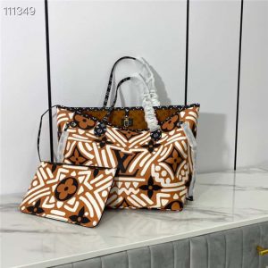 LV Crafty Neverfull MM Creme Caramel