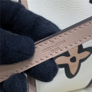 Louis Vuitton NeoNoe MM Cream