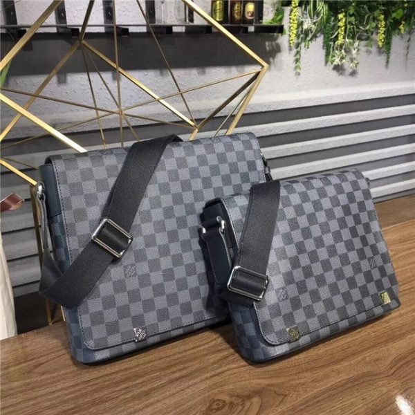 Louis Vuitton District Damier Graphite MM