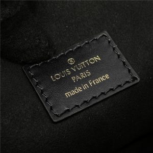 Louis Vuitton Pochette Metis Noir