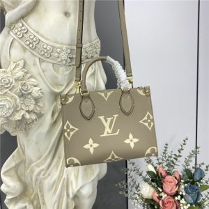 Louis Vuitton Onthego PM Beige / Cream