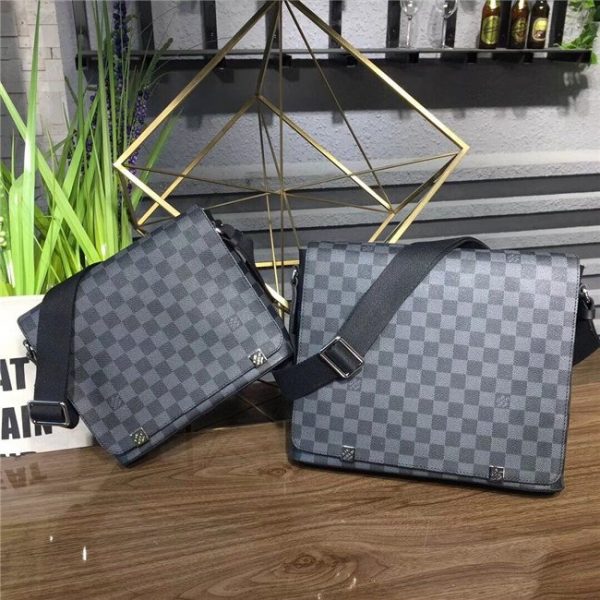 Louis Vuitton District Damier Graphite MM