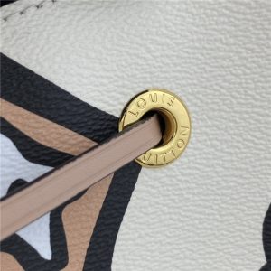 Louis Vuitton NeoNoe MM Cream