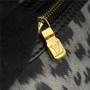 Louis Vuitton Neverfull MM Black