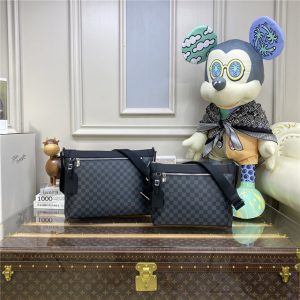 Louis Vuitton Mick PM