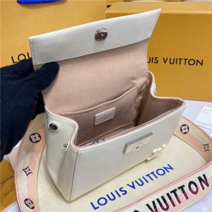 Louis Vuitton Cluny Mini Epi Leather Quartz