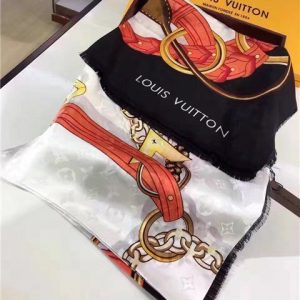 Louis Vuitton Chain Me Square Shawl