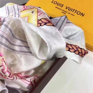 Louis Vuitton Chain Me Square Shawl