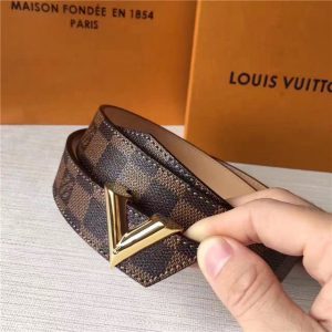 Louis Vuitton Damier Essential V Belt