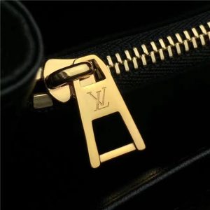 Louis Vuitton Double V
