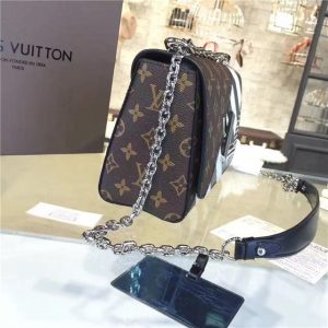 Louis Vuitton Twist MM