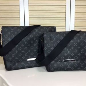 Louis Vuitton Messenger MM Explorer