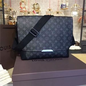 Louis Vuitton Messenger MM Explorer