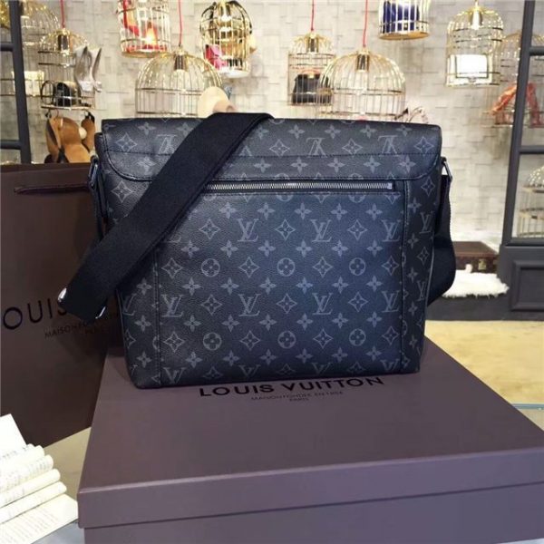 Louis Vuitton Messenger PM Explorer