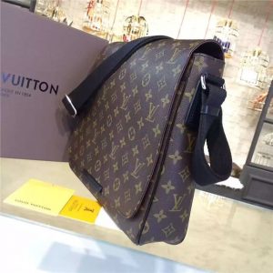 Louis Vuitton District MM Monogram Macassar