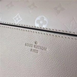 Louis Vuitton Very One Handle Mastic Raisin