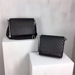 Louis Vuitton District MM Damier Infini