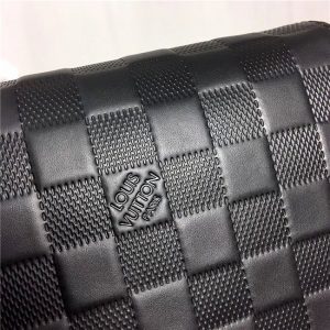 Louis Vuitton District MM Damier Infini