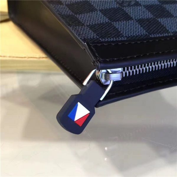 Louis Vuitton Pochette Voyage MM Damier Cobalt Canvas