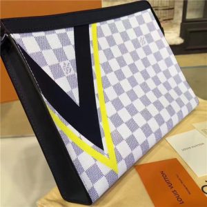 Louis Vuitton Pochette Voyage MM Autres Toiles