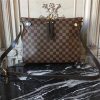 Louis Vuitton Easy Pouch on Strap Rose Ballerine Replicas