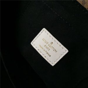 Louis Vuitton Chantilly Lock Blanc