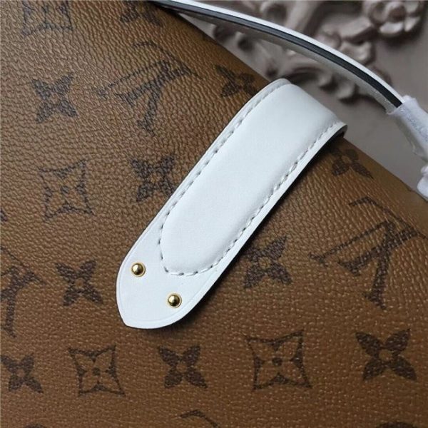 Louis Vuitton Chantilly Lock Blanc