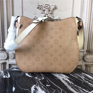 Louis Vuitton Very Hobo Very Leather Sesame Creme