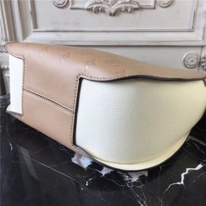 Louis Vuitton Very Hobo Very Leather Sesame Creme