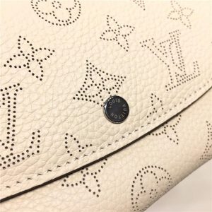 Louis Vuitton Iris Wallet Mahina Ivory