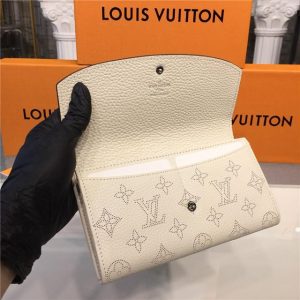 Louis Vuitton Iris Wallet Mahina Ivory