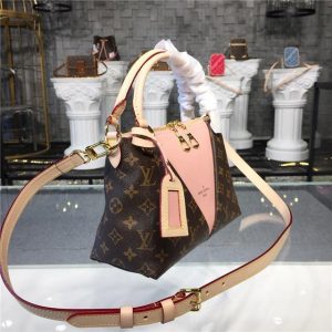 Louis Vuitton V Tote BB Rose Poudre