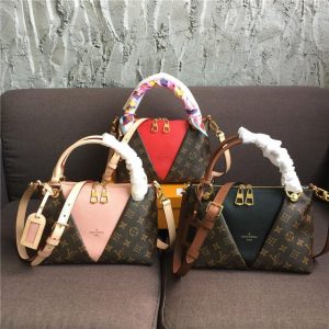 Louis Vuitton V Tote BB Rose Poudre