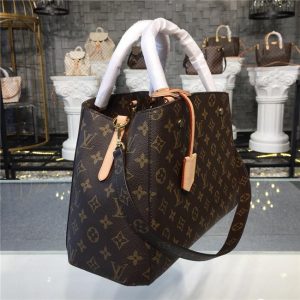 Louis Vuitton Montaigne MM