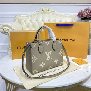 Louis Vuitton Onthego PM Beige / Cream