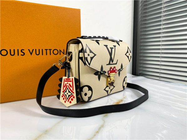 Louis Vuitton Crafty Pochette Metis Cream