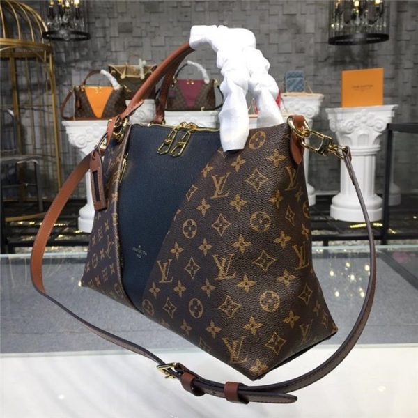 Louis Vuitton V Tote MM Noir