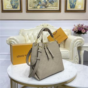 Louis Vuitton Maida Hobo Tourterelle