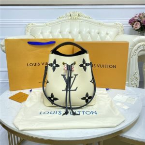Louis Vuitton Crafty Neonoe MM Cream