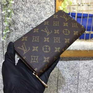 Louis Vuitton Zippy Wallet Fuchsia