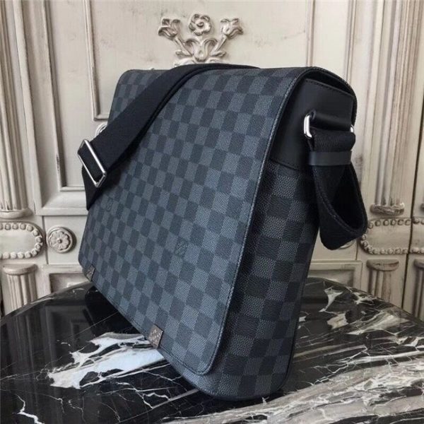 Louis Vuitton District Damier Graphite MM