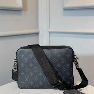 Louis Vuitton Trio Messenger