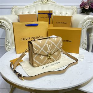 Louis Vuitton Pochette Metis Arizona