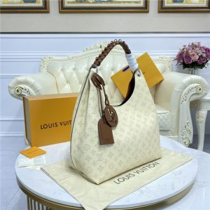 Louis Vuitton Carmel Mahina Creme