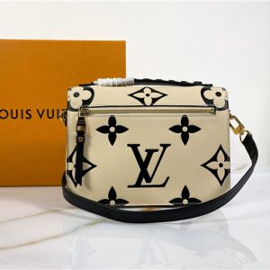 Louis Vuitton Crafty Pochette Metis Cream