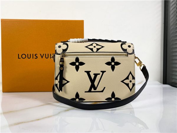 Louis Vuitton Crafty Pochette Metis Cream