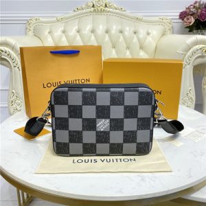 Louis Vuitton Trio Messenger Bag