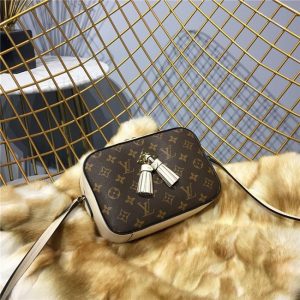 Louis Vuitton Saintonge Creme